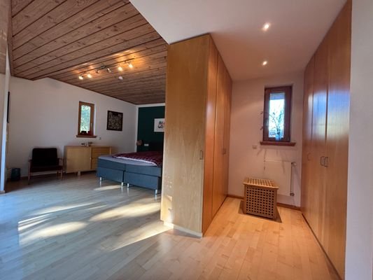 Schlafzimmer mit Ankleide