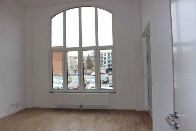Neu sanierte geräumige 2-Zimmerwohnung mit Loggia zu vermieten! - Photo 3