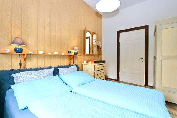 mit gemütlichem Schlafzimmer