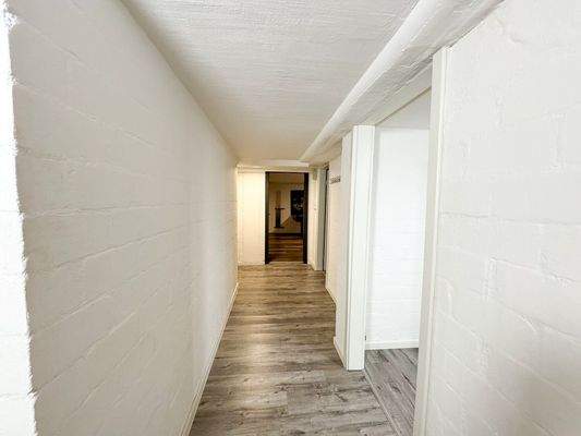 Gemeinschaftlicher Flur im Keller