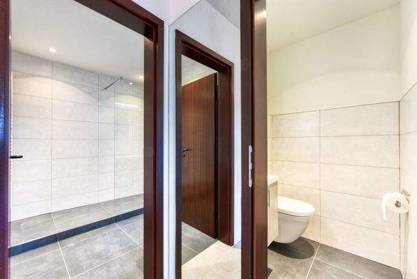 separates WC &amp; Bad