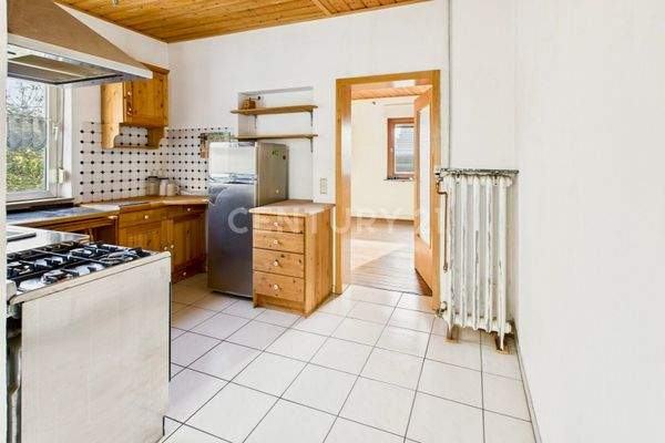 Küche mit Blick ins Esszimmer