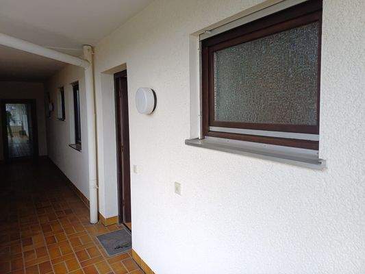 Wohnungseingang über Galerie