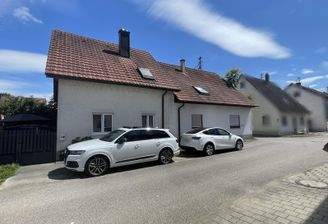 Anwesen in Neuenburg mit 2 Häusern