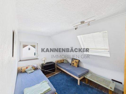 Schlafzimmer DG