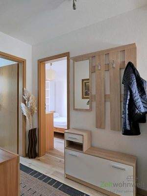 Wohnungsflur mit Garderobe