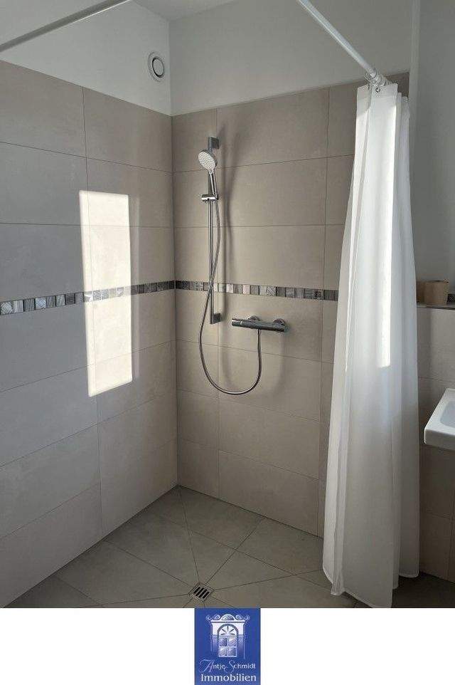 Ihr neues modernes Zuhause im Erstbezug! Fußbodenheizung, Balkon, EBK, Lift! - Photo 4