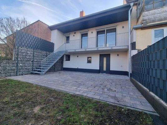 Objektrückseite mit Terrasse