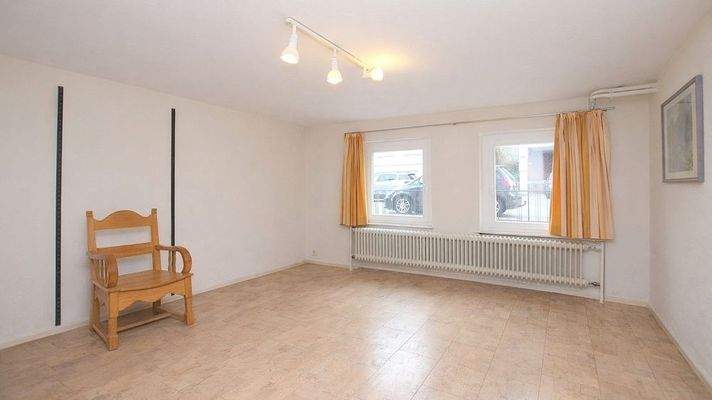 Hobbyraum im Souterrain (KI bearbeitet)