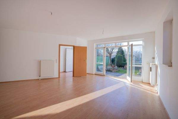 Wohnzimmer mit Terrasse