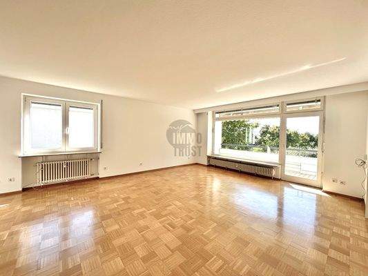 Großer und Heller Wohnbereich