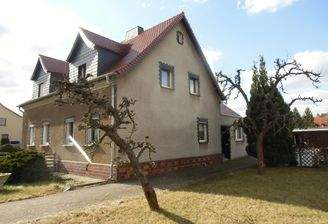 2 Gartenseite mit Eingang.JPG