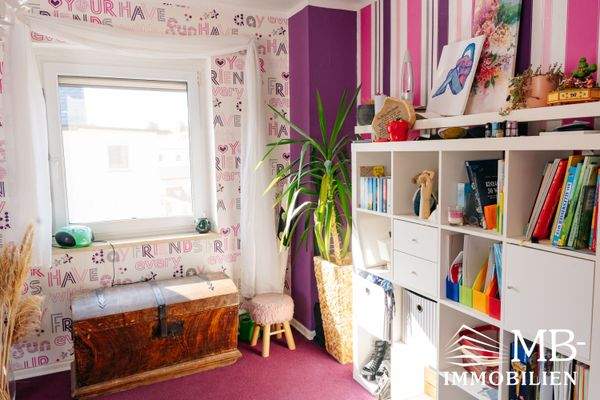 AZ im Dachstudio.jpg