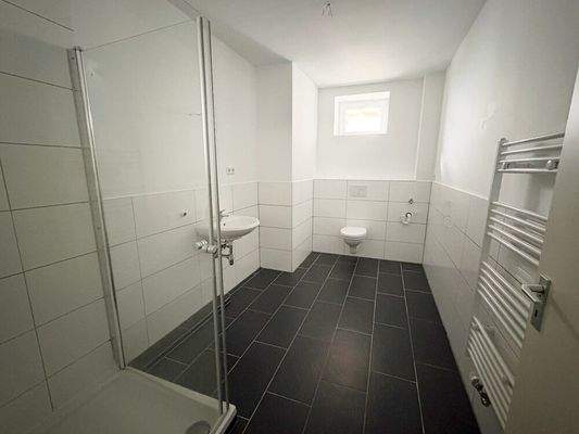 Badezimmer mit Dusche