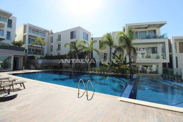 Apartments in a Complex with a Private Bay in Bodrum Kucukbuk
