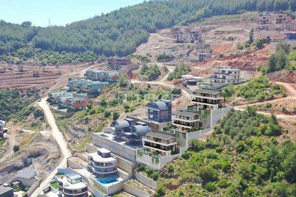 Semi-Detached Sea-View Villas with Private Pools in Tepe Alanya