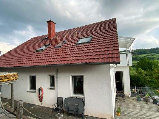 Rückansicht mit Terrasse EG