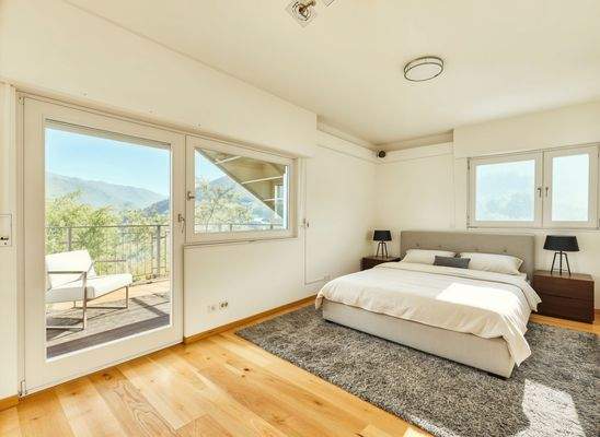 Zimmer mit Terrassenzugang (KI)