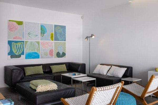 Kreta, Plaka: 2 Luxusvillen mit Tennisplatz, Olivenhain und atemberaubendem Meerblick zu verkaufen