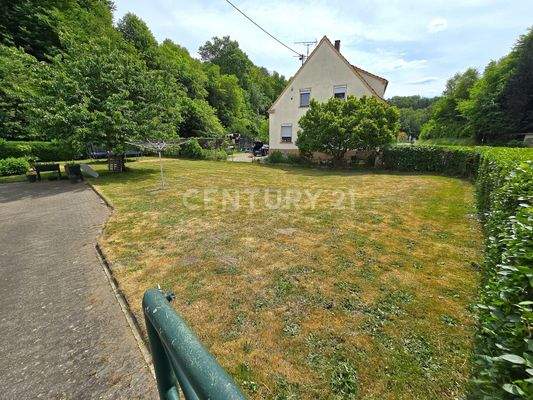 Flaches Ebenes Grundstück mit vielen Möglichkeiten