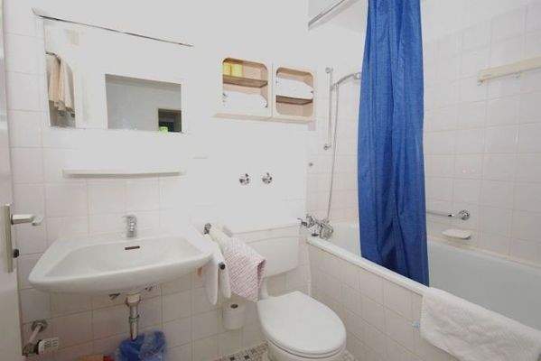 Badezimmer mit Wanne