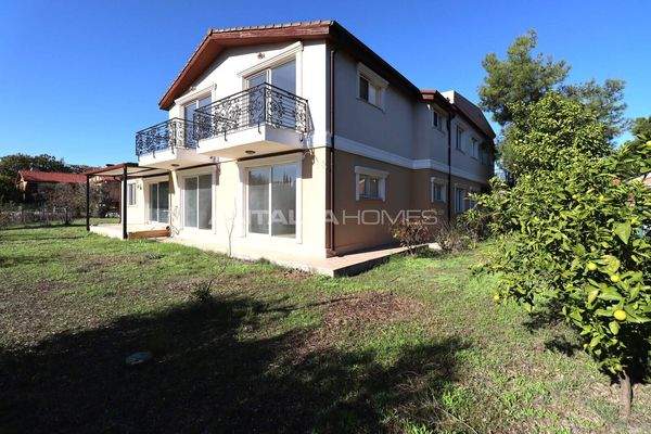 Detached House with Forest Views in Antalya Kepez