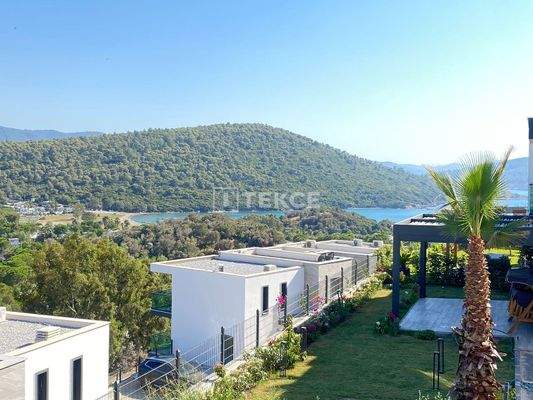 Sea View Penthouses in a Project with Pool in Bodrum