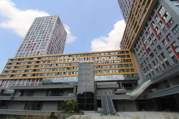 Flats in a Complex with Rich Social Amenities in Kadikoy