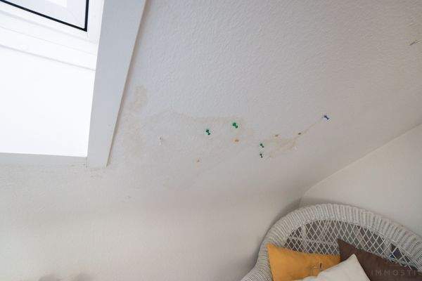 Wasserschaden durch Dach