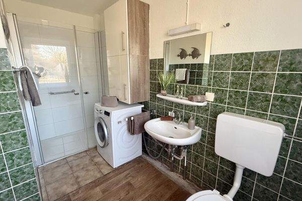 Bad mit modernisierter Dusche