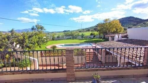 2518 Andalusien, Malaga, Coin, Finca mit Pferdestall zu verkaufen
