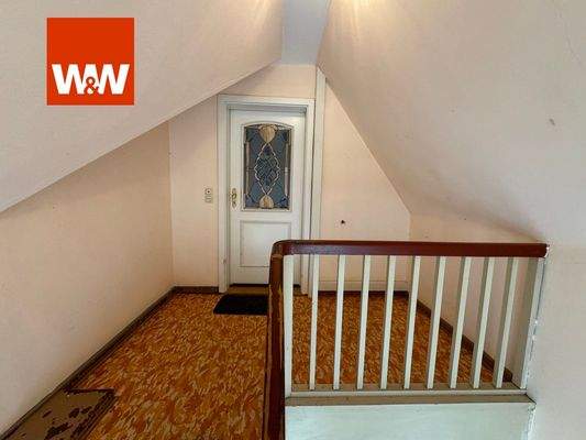Wohnungseingangstür im Dachgeschoss