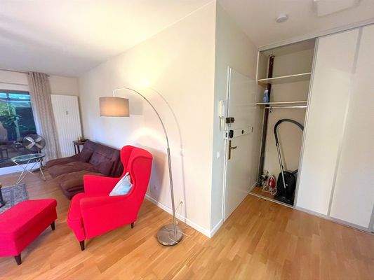 Eingangsbereich mit Garderobeschrank