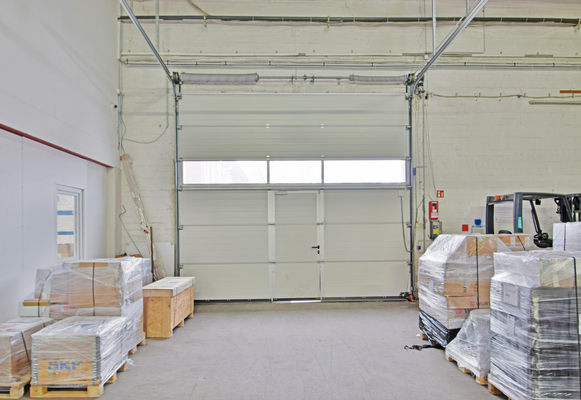 Sektionaltor zur Belieferung