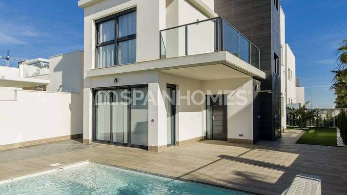 3 and 4 Bedroom Houses with Sea Views in San Miguel de Salinas