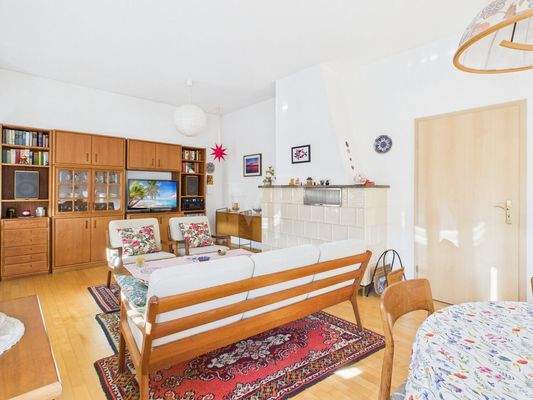 Wohnzimmer mit Kachelofen