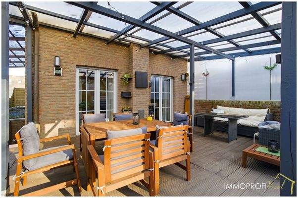 20.Terrasse (Gebäude hinten EG).jpg