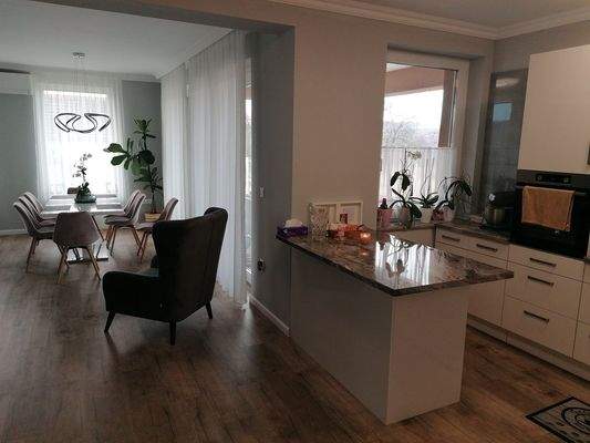  Küche + Eßzimmer