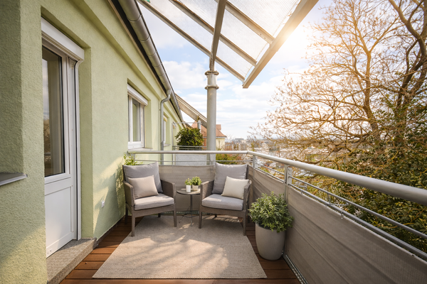 Gepflegte Balkon-KI optimiert.png