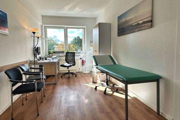 GE 2.OG 2.2 und 2.3 Behandlungsraum