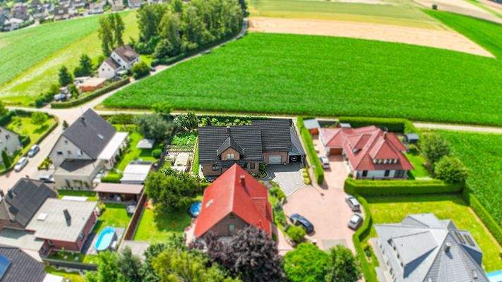 Einfamilienhaus im Grünen