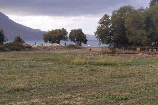 Kreta, Kissamos: Grundstück am Meer in Kasteli zu verkaufen. Außergewöhnliche Investitionsmöglichkeit