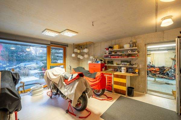 Ausstellung oder Büro im UG