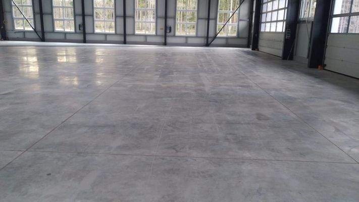 Innenansicht 3 Halle.jpg