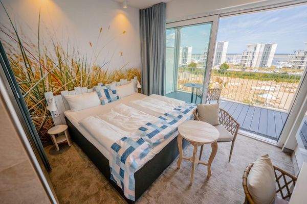 Zimmer mit Blick auf Marina