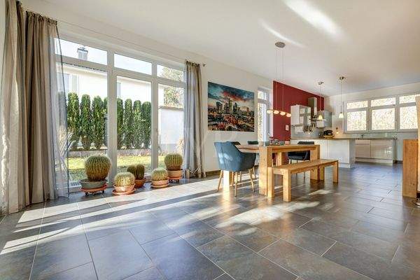 Essbereich mit offener Küche