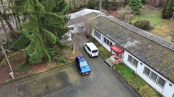 Büro- und Produktionsgebäude