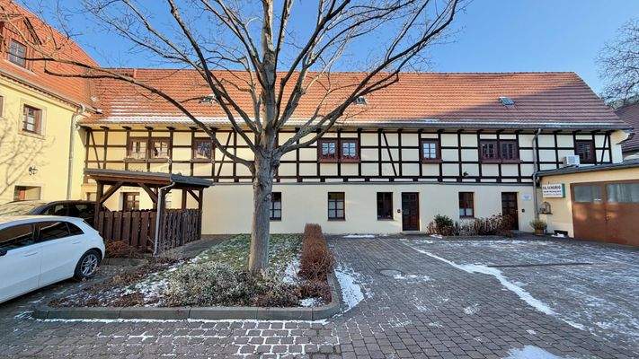 Hofansicht mittlerer Gebäudeteil