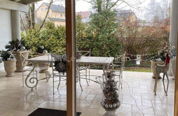 Überdachte Terrasse