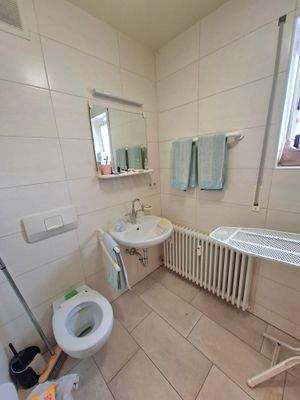 Bluhof 204 Bad 1.jpg